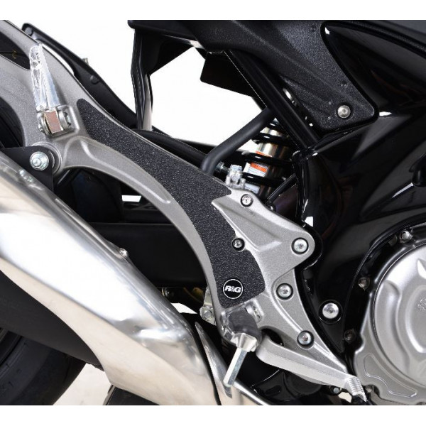 Protections autocollantes R&G de cadre et/ou bras oscillant ou platine talon...- Suzuki GLADIUS SFV 650 09-16 en 2 pièces plati