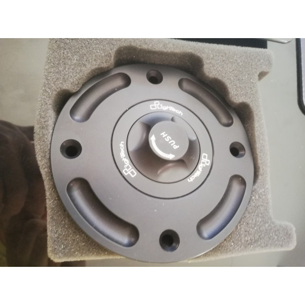Bouchon de réservoir noir Lightech 1/4 de tour - Suzuki ancien modèle 4 trous
