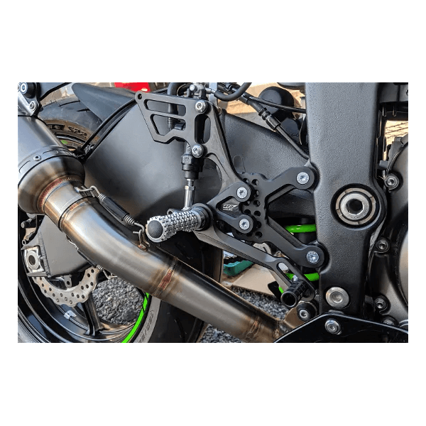 Commandes reculées ARP pour Kawasaki ZX6R 636 19-22